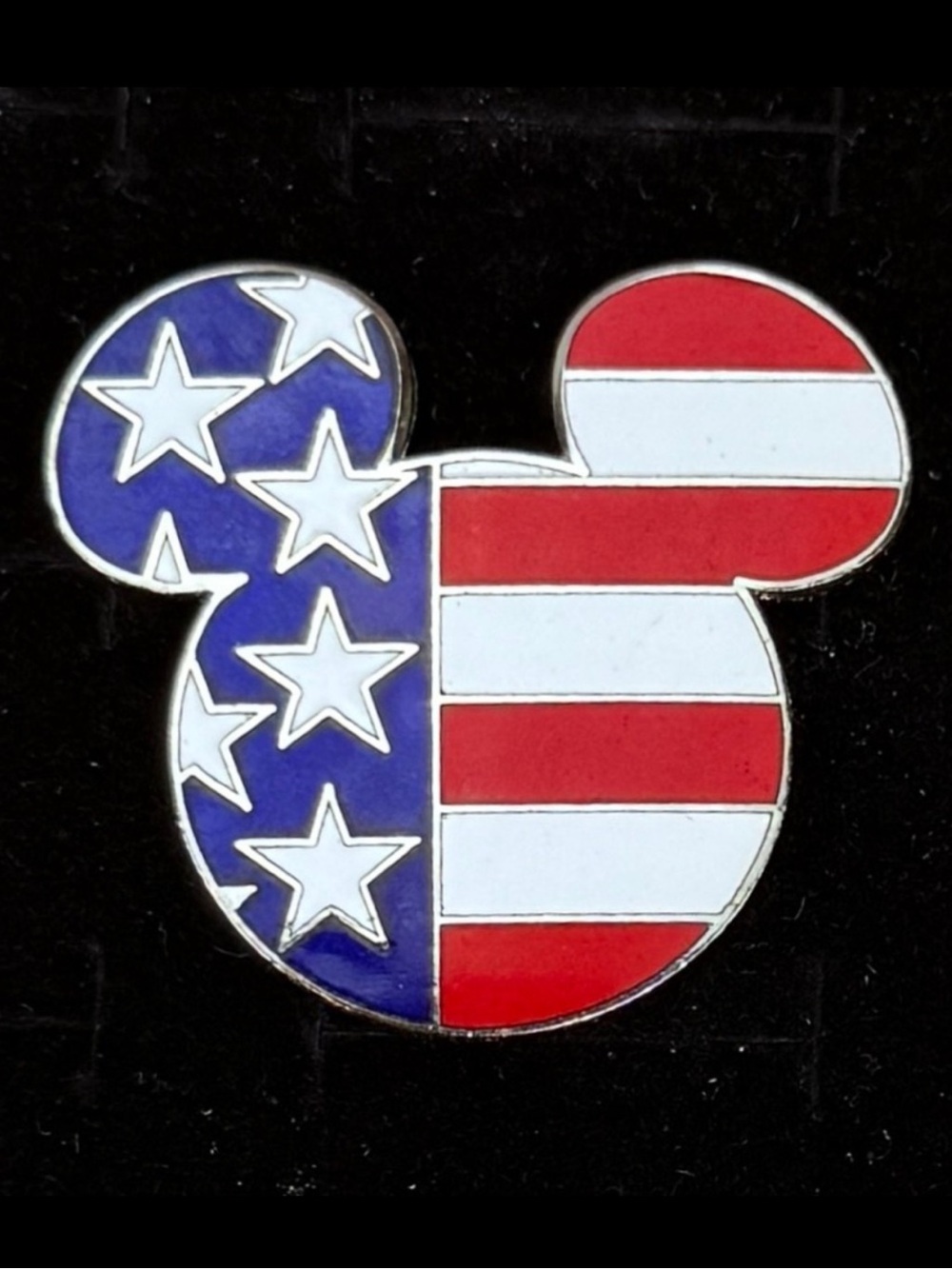 Vintage Disney 2001 Mickey Mouse American Flag Pin